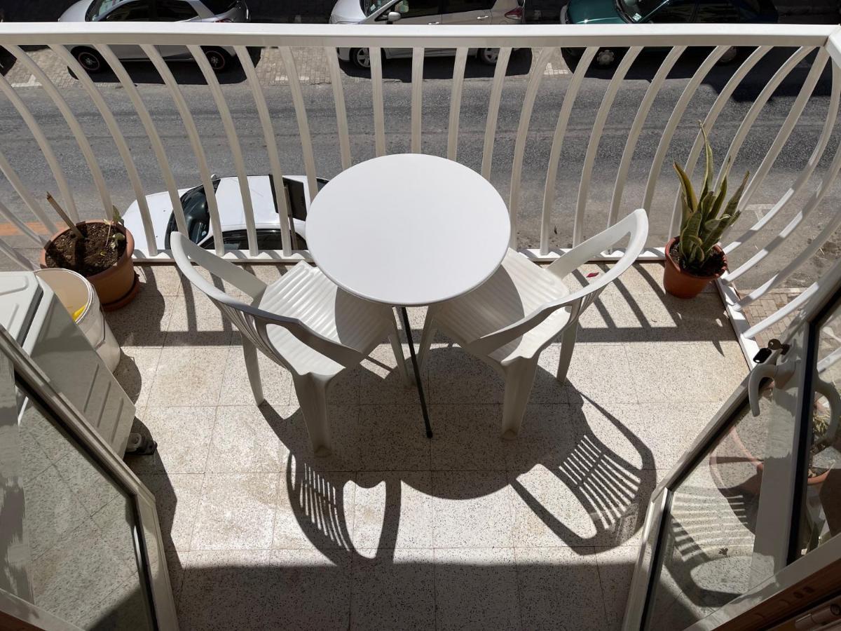 Sunrise Apt Near Beach Smarttv & Netflix Birżebbuġa Екстериор снимка