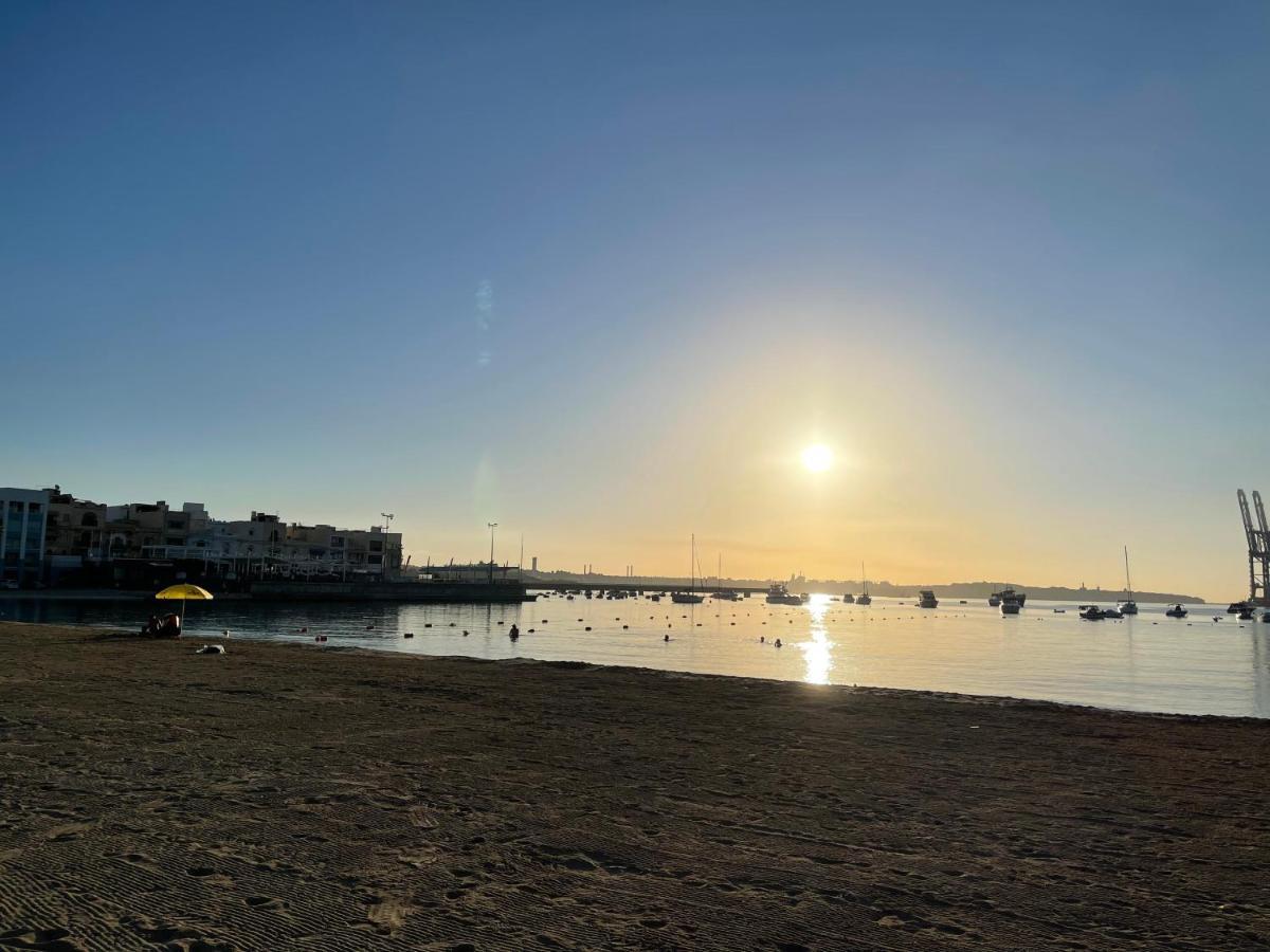 Sunrise Apt Near Beach Smarttv & Netflix Birżebbuġa Екстериор снимка